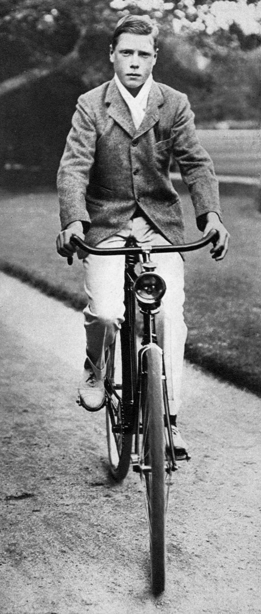 Den fremtidige kong Edward VIII cyklede i 1911 af Unbekannt