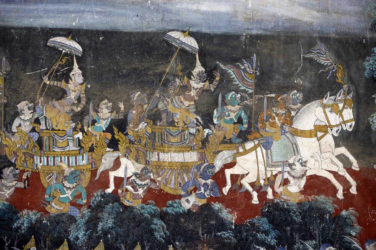 Det indre af sølvpagodens sammensatte vægge er dækket af vægmalerier, der viser historier fra Reamker, dvs. Khmer-versionen af det klassiske indiske epos, Ramayana. Nogle dele af vægmalerierne er forringet og vejrskadet. Vægmalerierne var p af Unbekannt