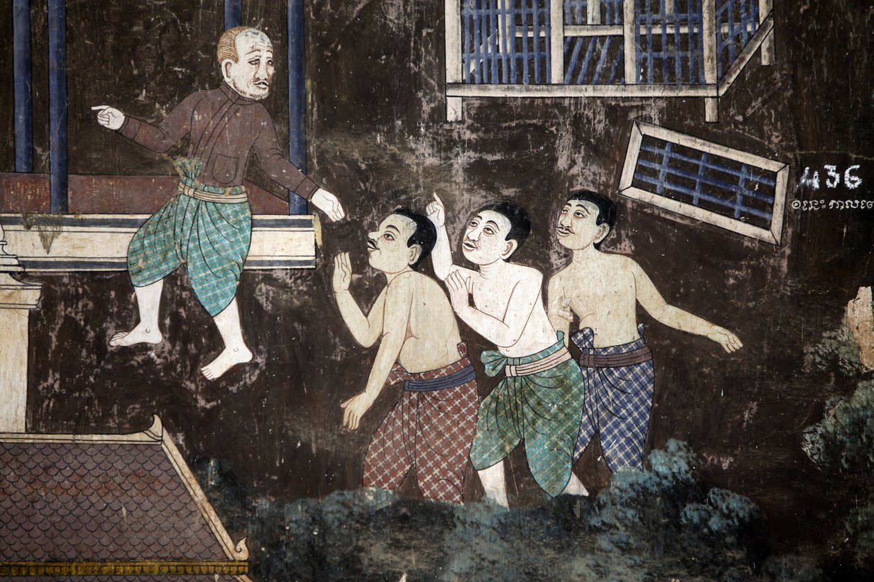 Det indre af sølvpagodens sammensatte vægge er dækket af vægmalerier, der viser historier fra Reamker, dvs. Khmer-versionen af det klassiske indiske epos, Ramayana. Nogle dele af vægmalerierne er forringet og vejrskadet. Vægmalerierne var p af Unbekannt