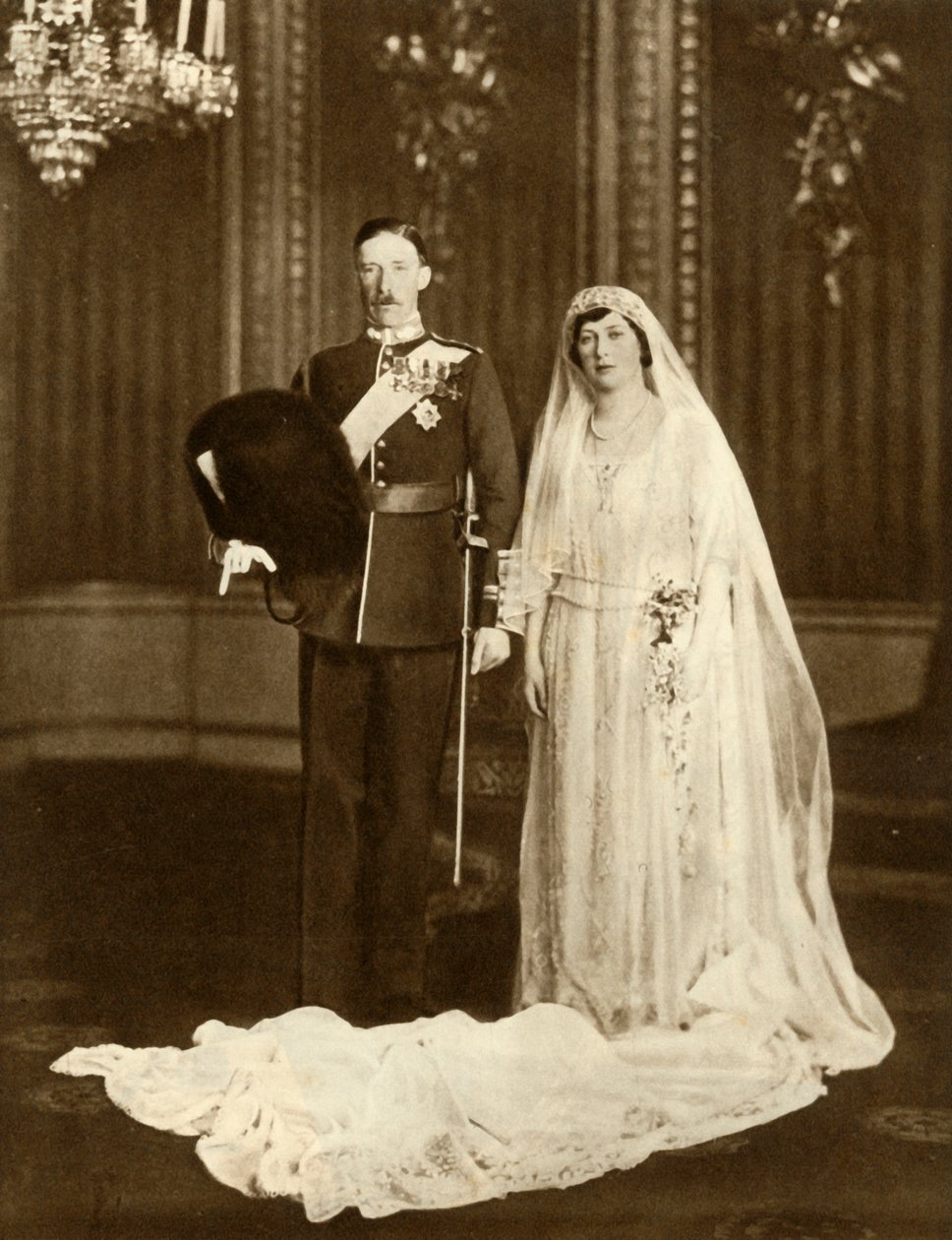 Ægteskabet mellem Prinsesse Mary og Viscount Lascelles, 28. februar 1922, 1935. af Unbekannt