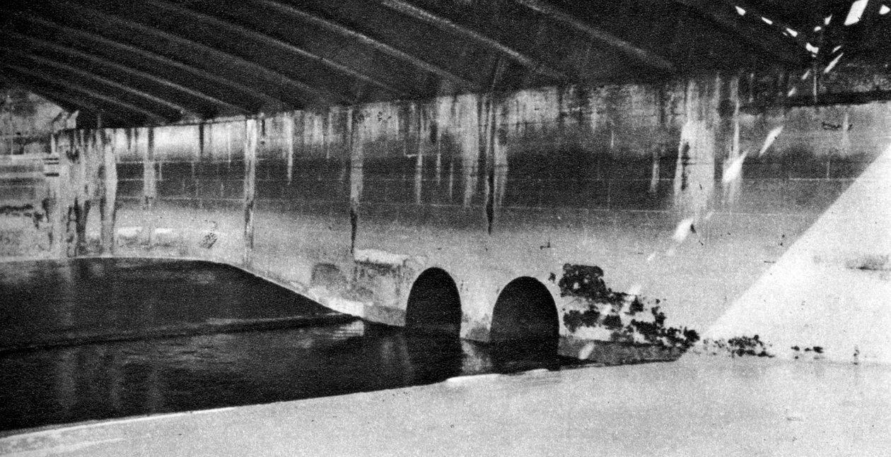 Mundingen af Holebourne, hvor den finder Themsen som flådegrøften, London, 1926-1927 af Unbekannt