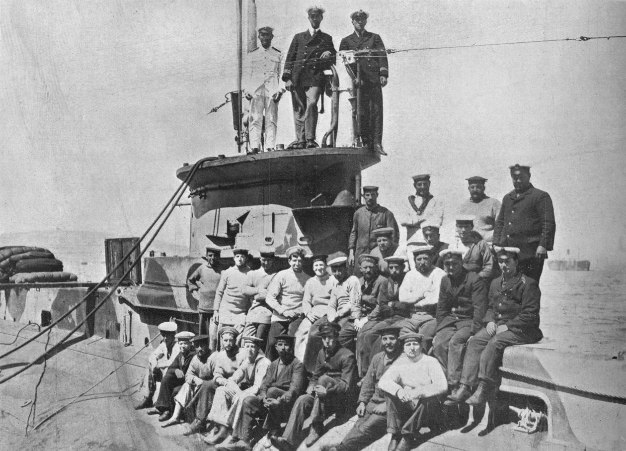 Officererne og besætningen på HM Submarine E14, 1915. af Unbekannt