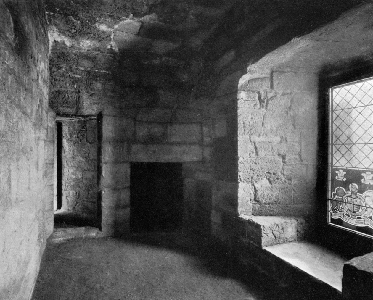 Det ansete fødested for Edward II, det store Eagle Tower i Caernarvon Castle, 1924-1926 af Unbekannt