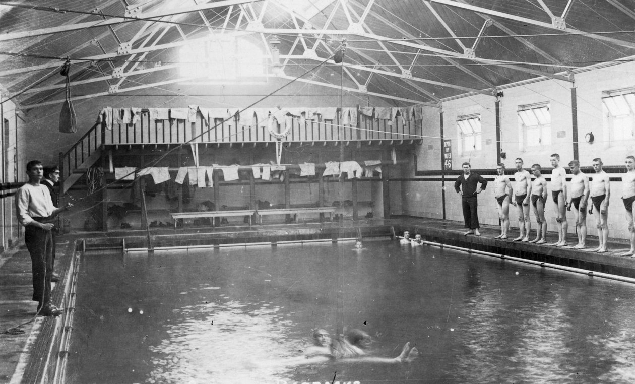Svømmebadet, Royal Navy uddannelsesinstitution, Shotley, Suffolk, 1936 af Unbekannt