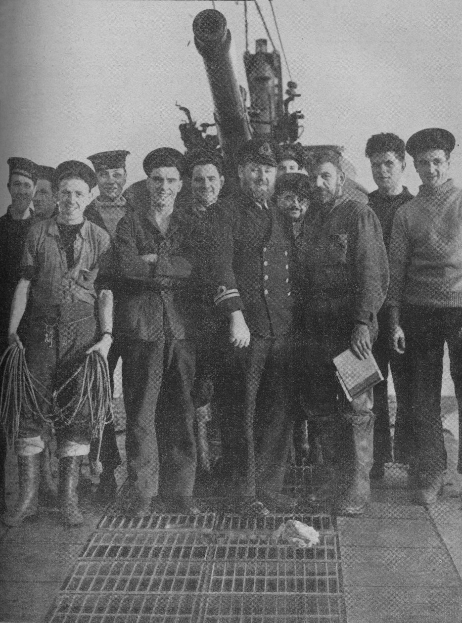 Deres skib steg fra graven til triumf, 1941. af Unbekannt