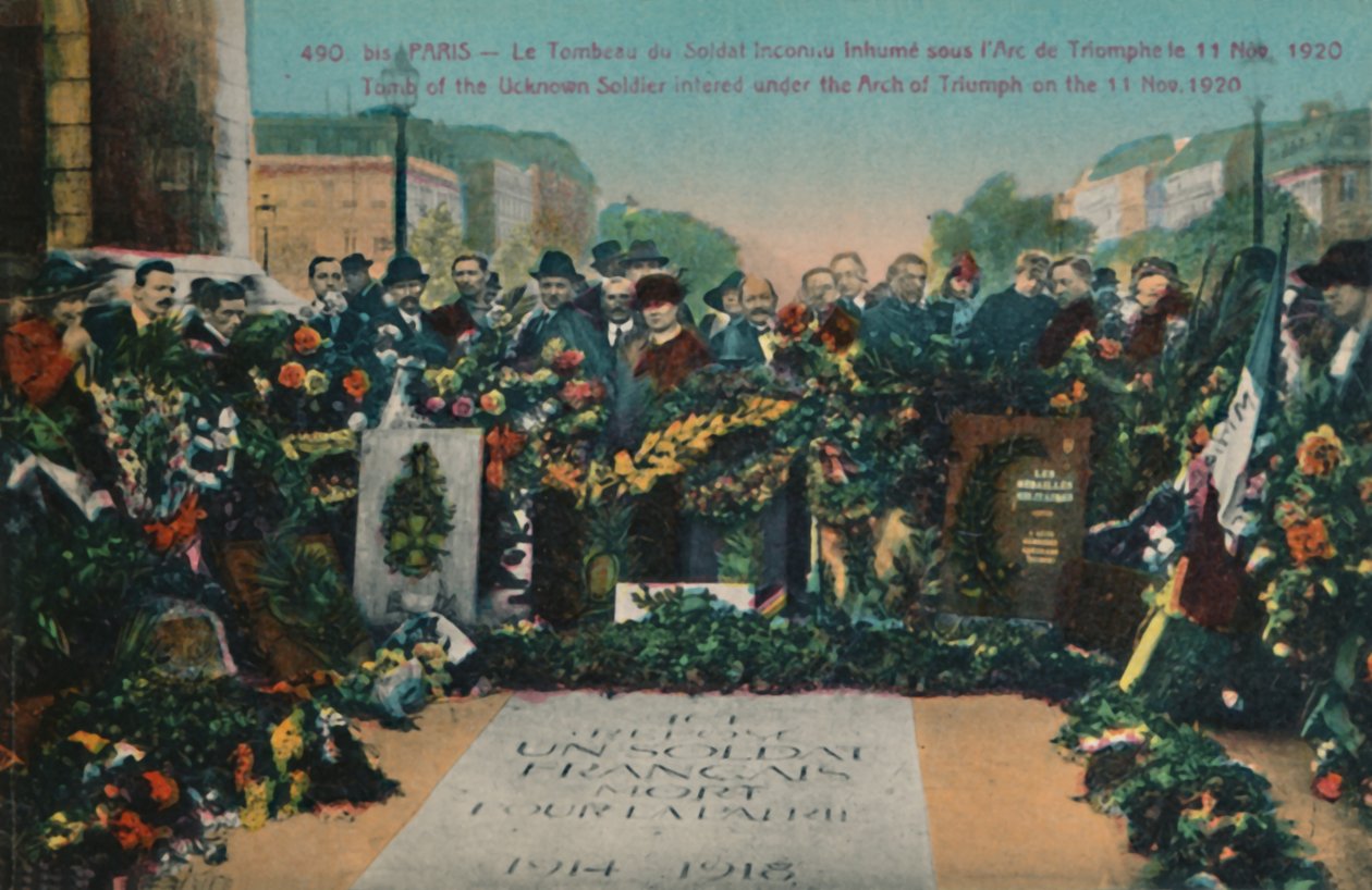 Den ukendte soldats grav begravet under Triumfbuen den 11. november 1920, Paris, c1920 af Unbekannt
