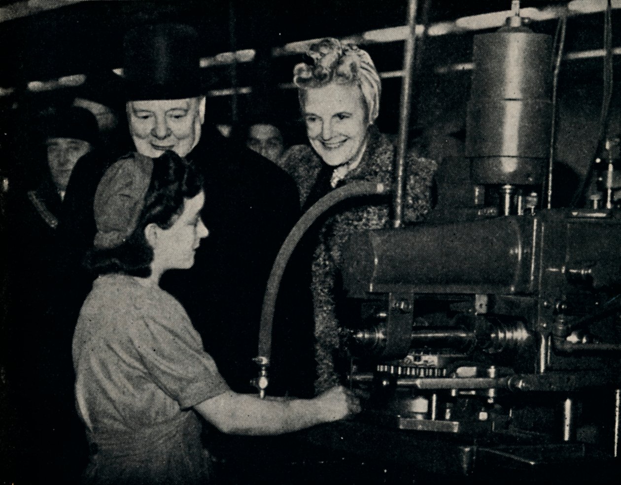 Rundvisning i en våbenfabrik, 1940