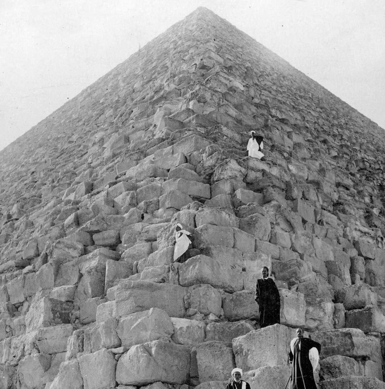 Tourists Corner, den store pyramide i Giza, Egypten, 20. århundrede af Unbekannt