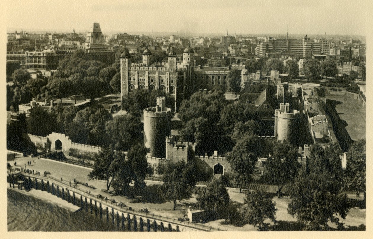 Tower of London. Almindelig udsigt fra syd, c1920. af Unbekannt