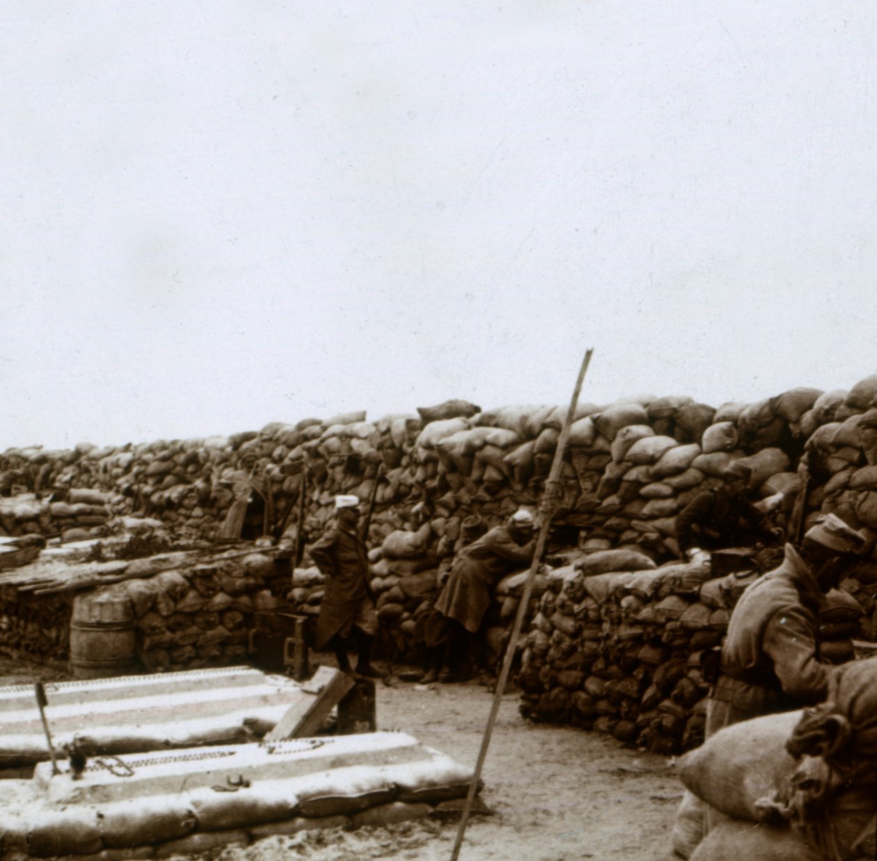 Skyttegrave ved Mamelon Vert, Nieuwpoort, Flandern, Belgien, c1914-c1918 af Unbekannt