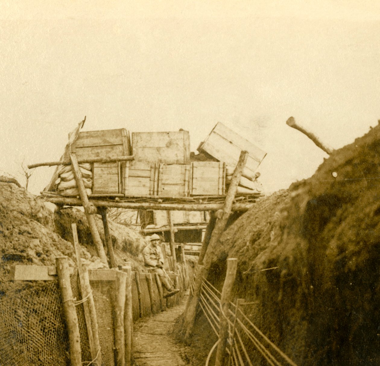 Skyttegrave nær Les Éparges, Nordfrankrig, c1914-c1918. af Unbekannt