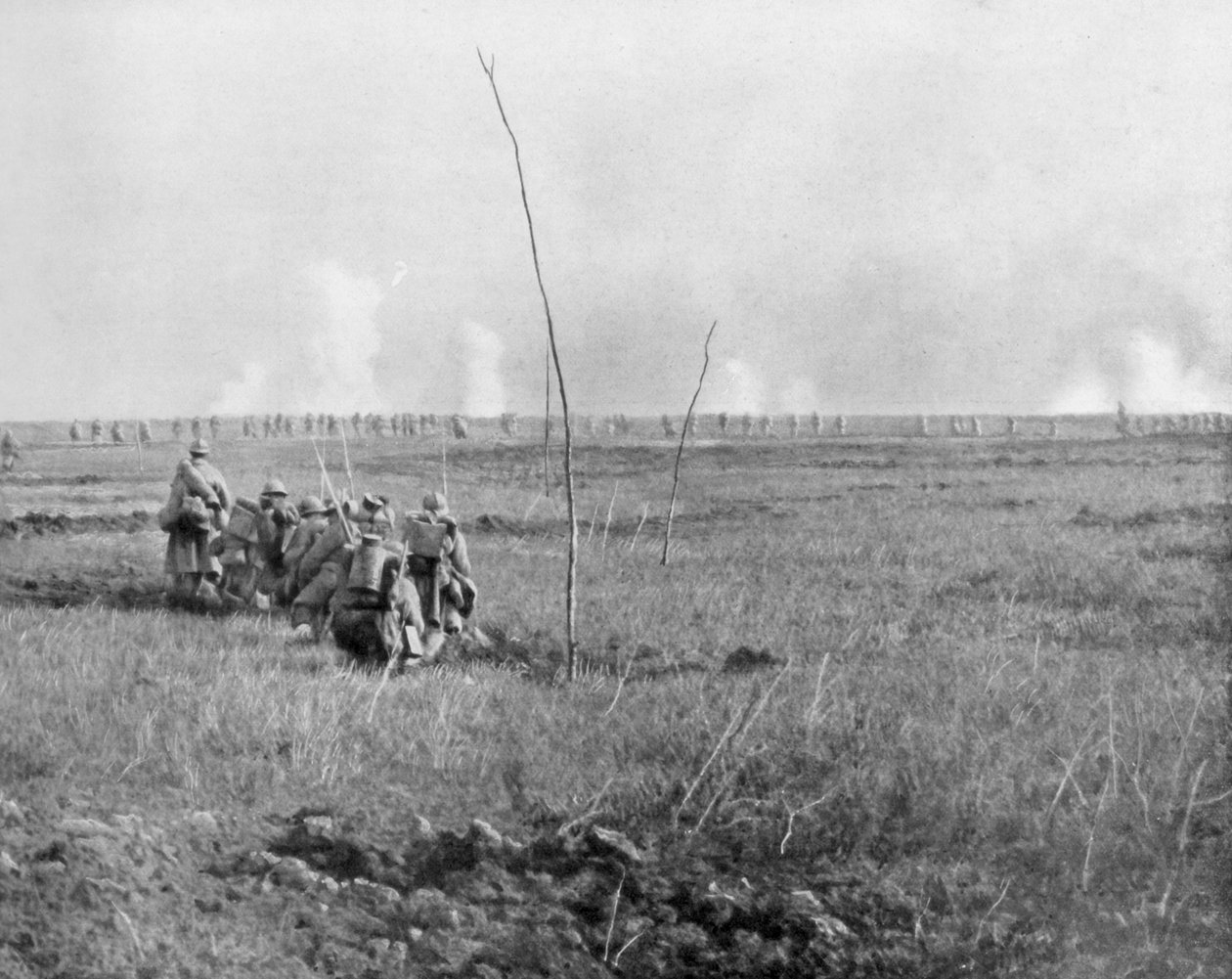 Tropper, der angriber fjendens skyttegrave, Chemin des Dames, Frankrig, Første Verdenskrig, 5. maj 1917 af Unbekannt
