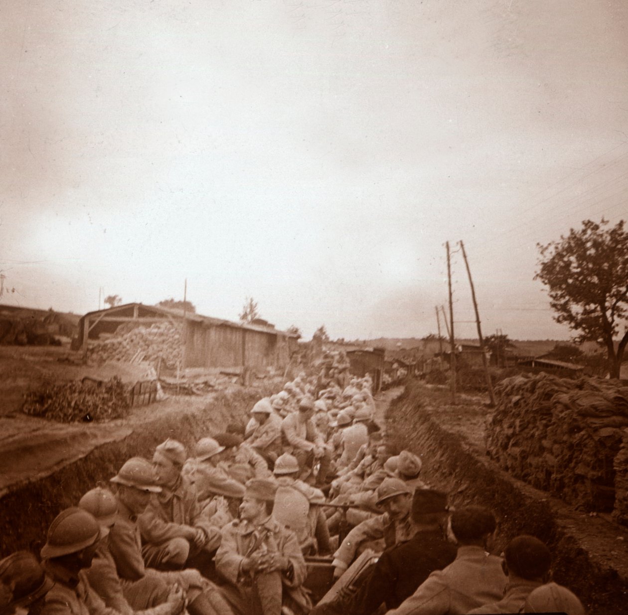 Tropper i åbne togvogne, Genicourt, Nordfrankrig, c1914-c1918 af Unbekannt