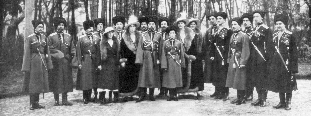 Zar Nicholas II af Rusland og hans familie før abdikation, 1917 af Unbekannt