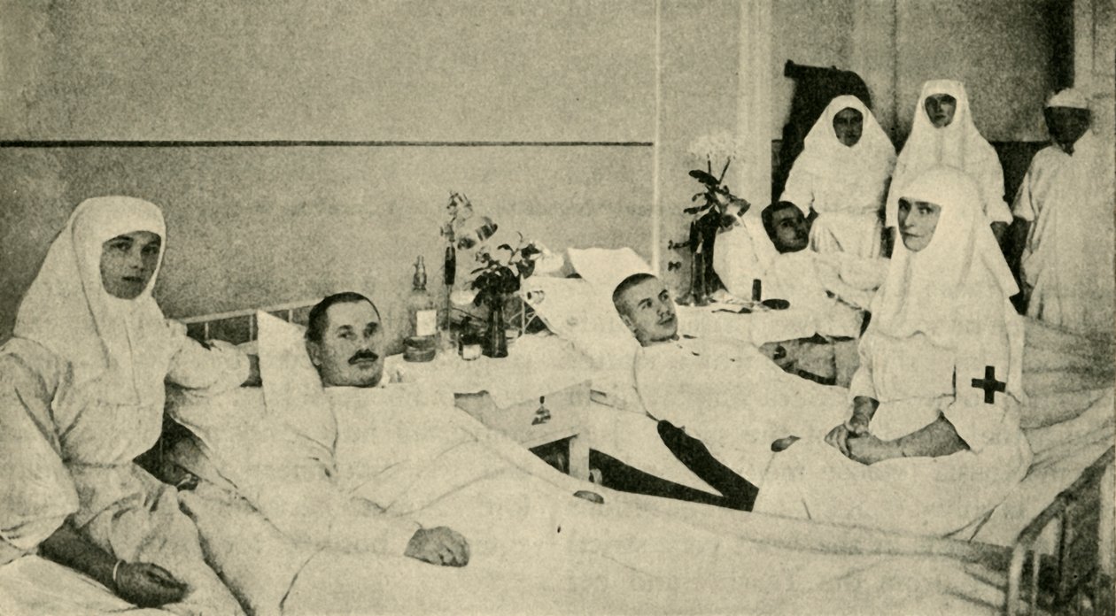 Tsarina Alexandra plejede sårede soldater, 1914, c1920. af Unbekannt