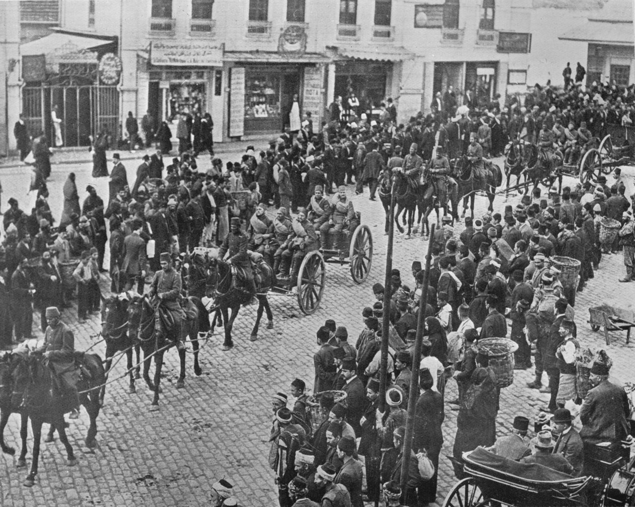 Tyrkisk artilleri forlader Konstantinopel i aktiv tjeneste, 1915 af Unbekannt