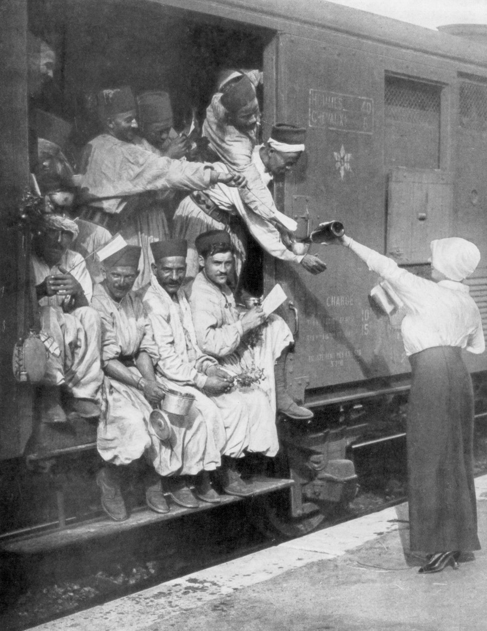 Tyrkiske riffelskytter på vej til fronten med tog, 1914 af Unbekannt