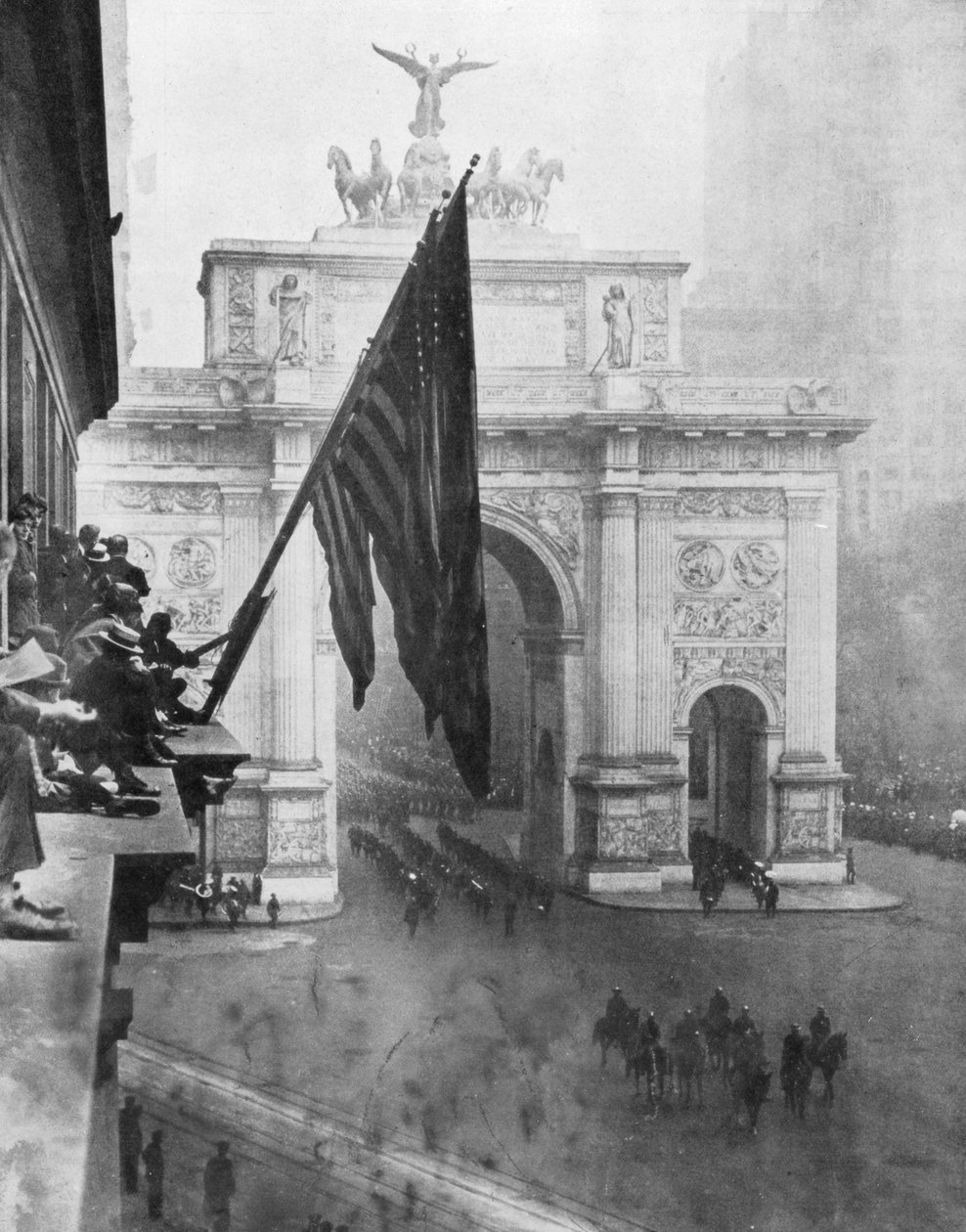 US 1. Army passerer gennem Victory Arch, Madison Square, New York, USA, 10. september 1919 af Unbekannt
