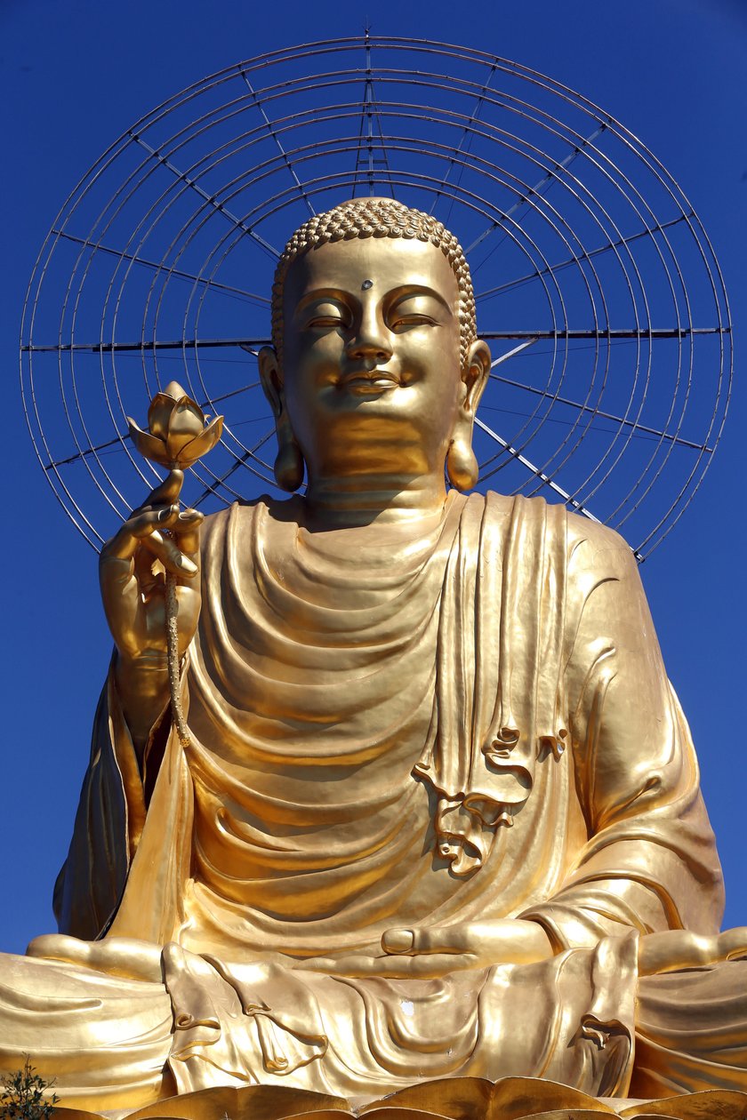 Van Hanhs zen buddhistiske kloster. Gylden Buddha statue. Dalat. Vietnam af Unbekannt