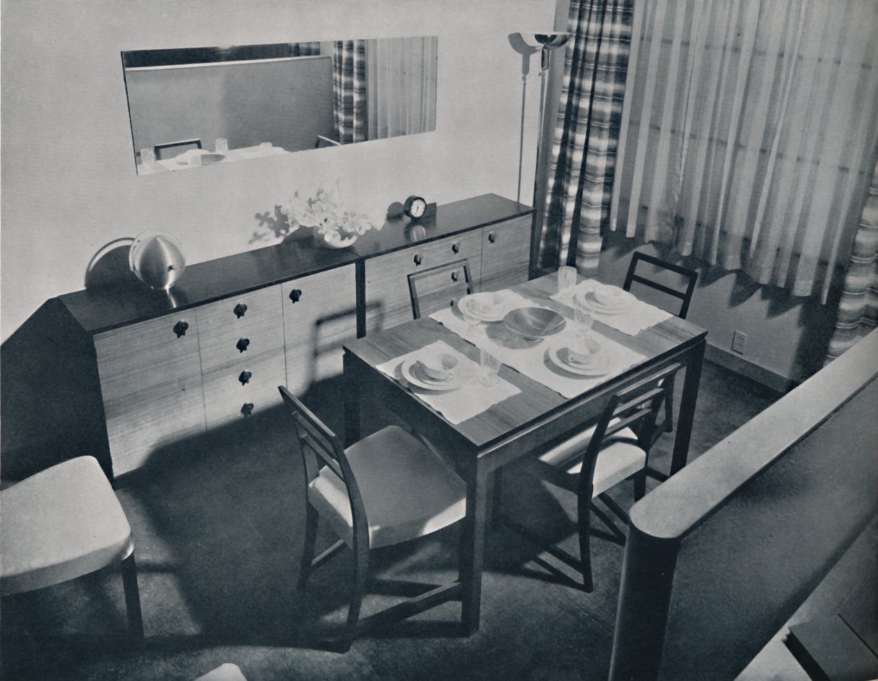 Udsigt i stue-spisestuen designet af Gilbert Rohde, 1936 af Unbekannt