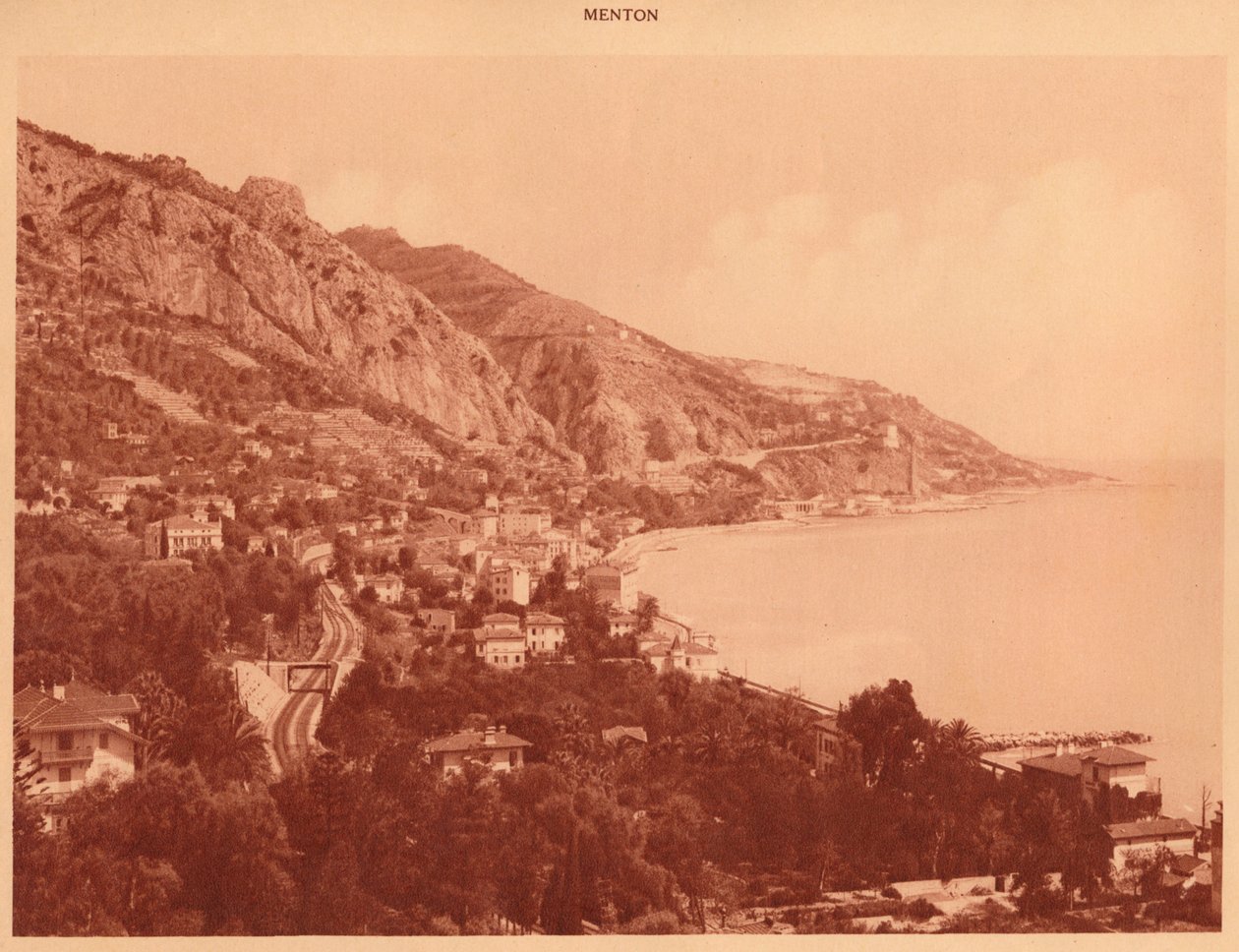 Udsigt over Garavan og den italienske grænse, Menton, 1930. af Unbekannt