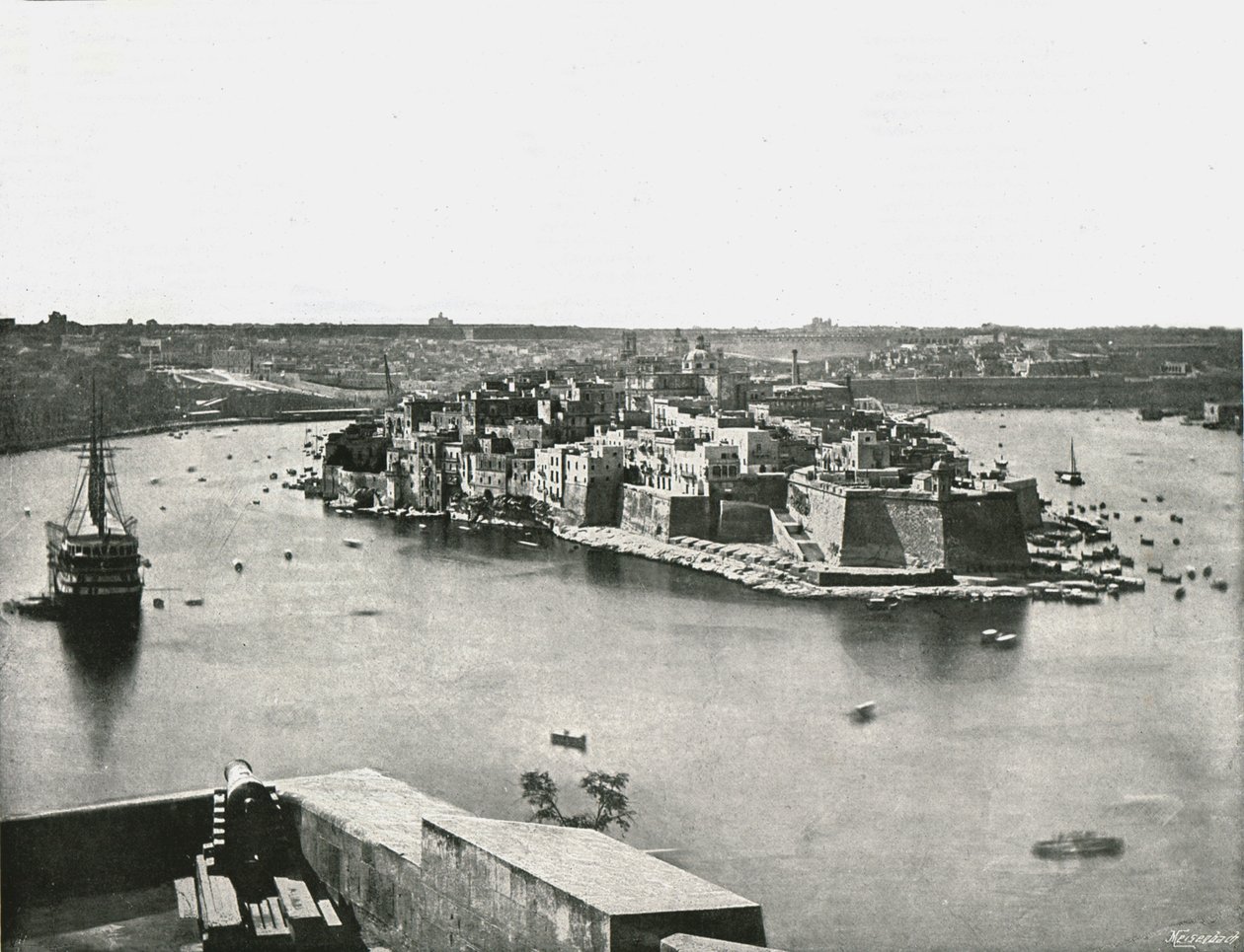 Udsigt over havnen, Valletta, Malta, 1895. af Unbekannt