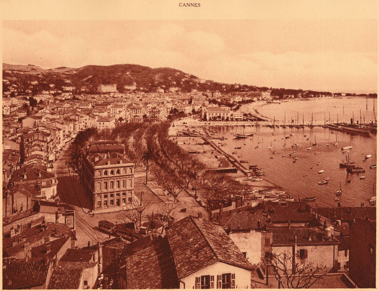 Udsigt taget fra Mont Chevalier, Cannes, 1930. af Unbekannt