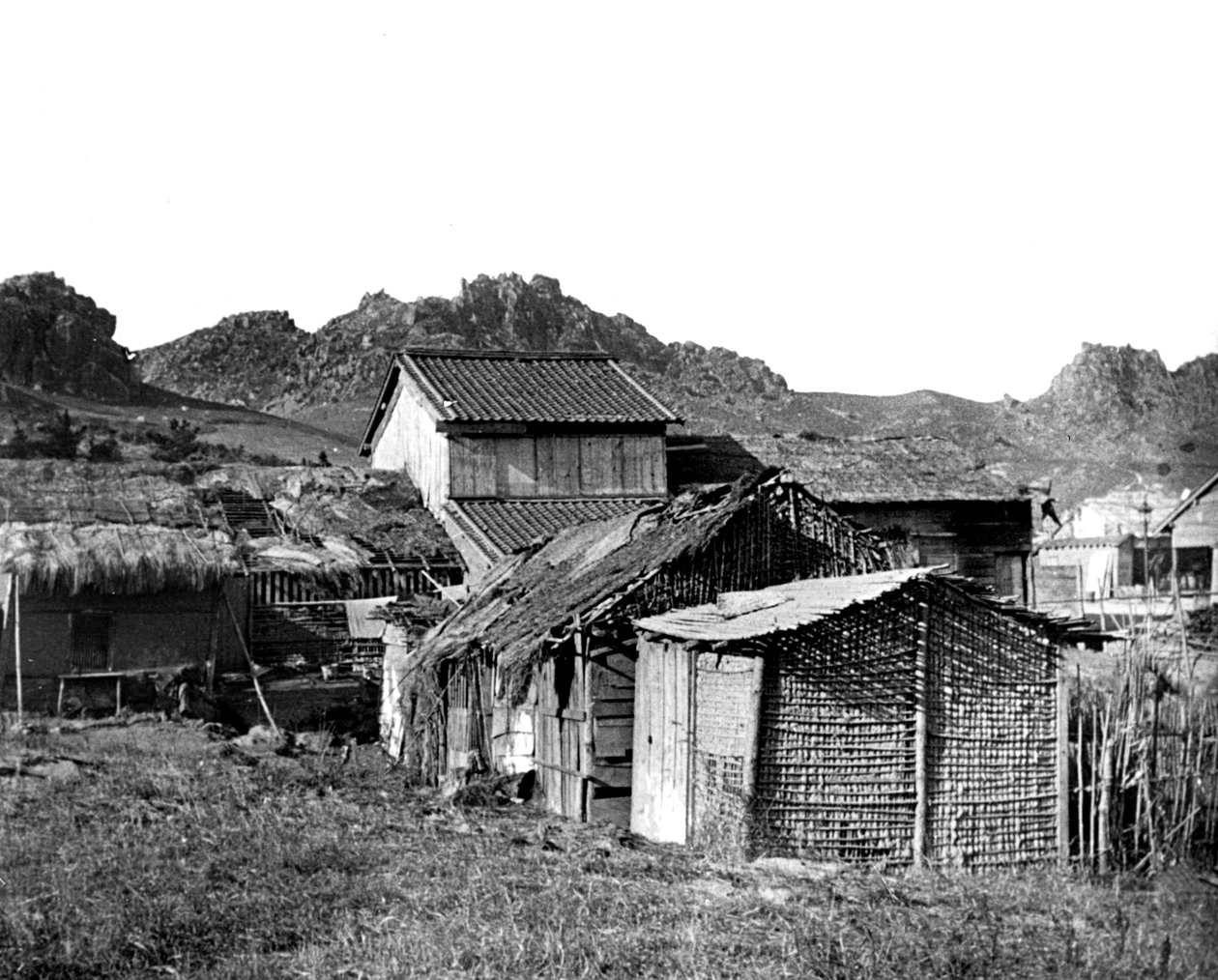 Landsbyhytter i Korea, 1900 af Unbekannt