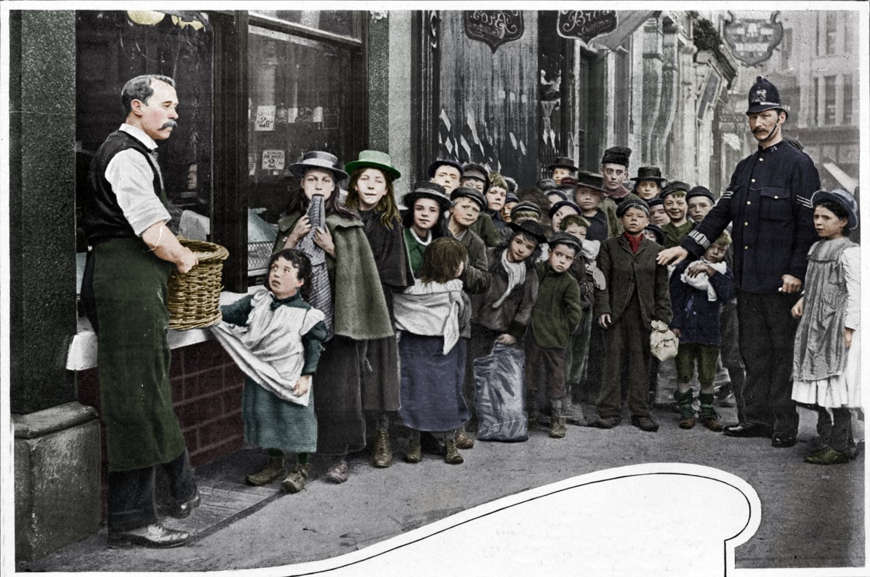 Venter på pakker med mad, Cheapside, c1903 1903 af Unbekannt