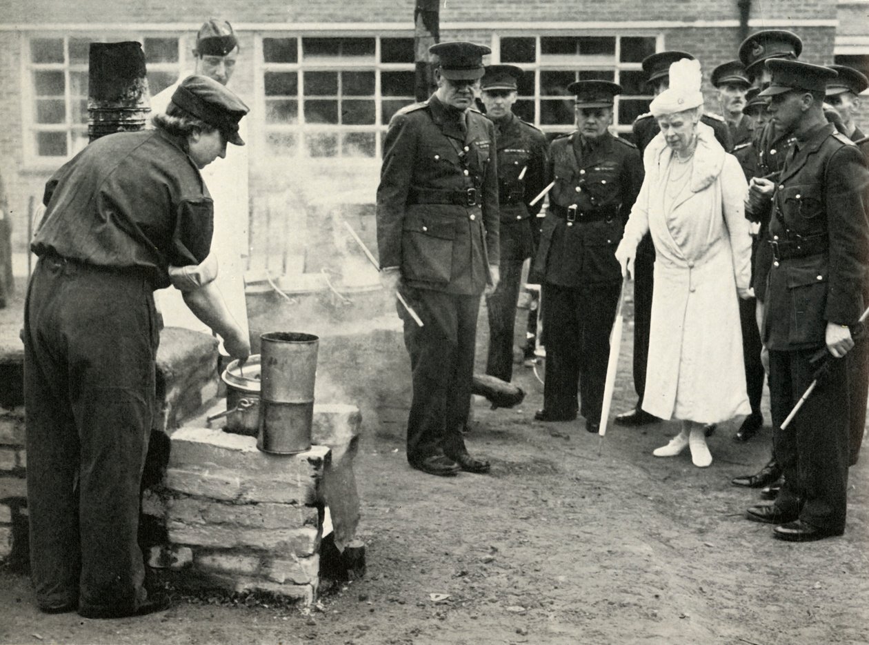 Ser A.T.S. piger på arbejde...Army School of Cookery i Aldershot, c1941, 1951. af Unbekannt