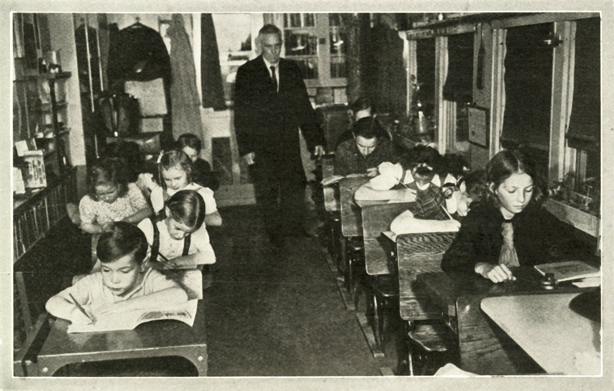Når Skolen kommer til Børnene - Omrejsende skoler giver en grundig moderne undervisning til af Unbekannt