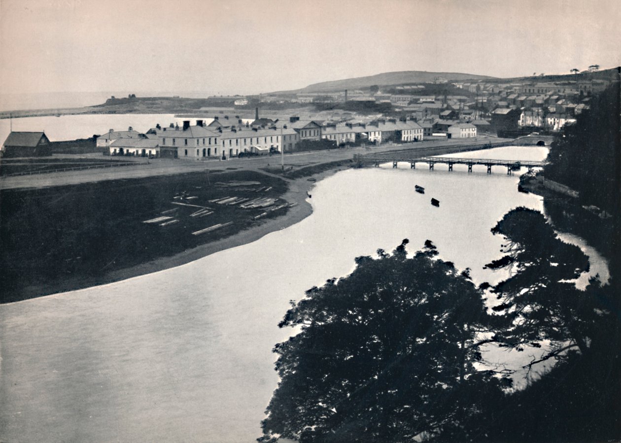 Wicklow - Generel udsigt over byen og floden, 1895 af Unbekannt