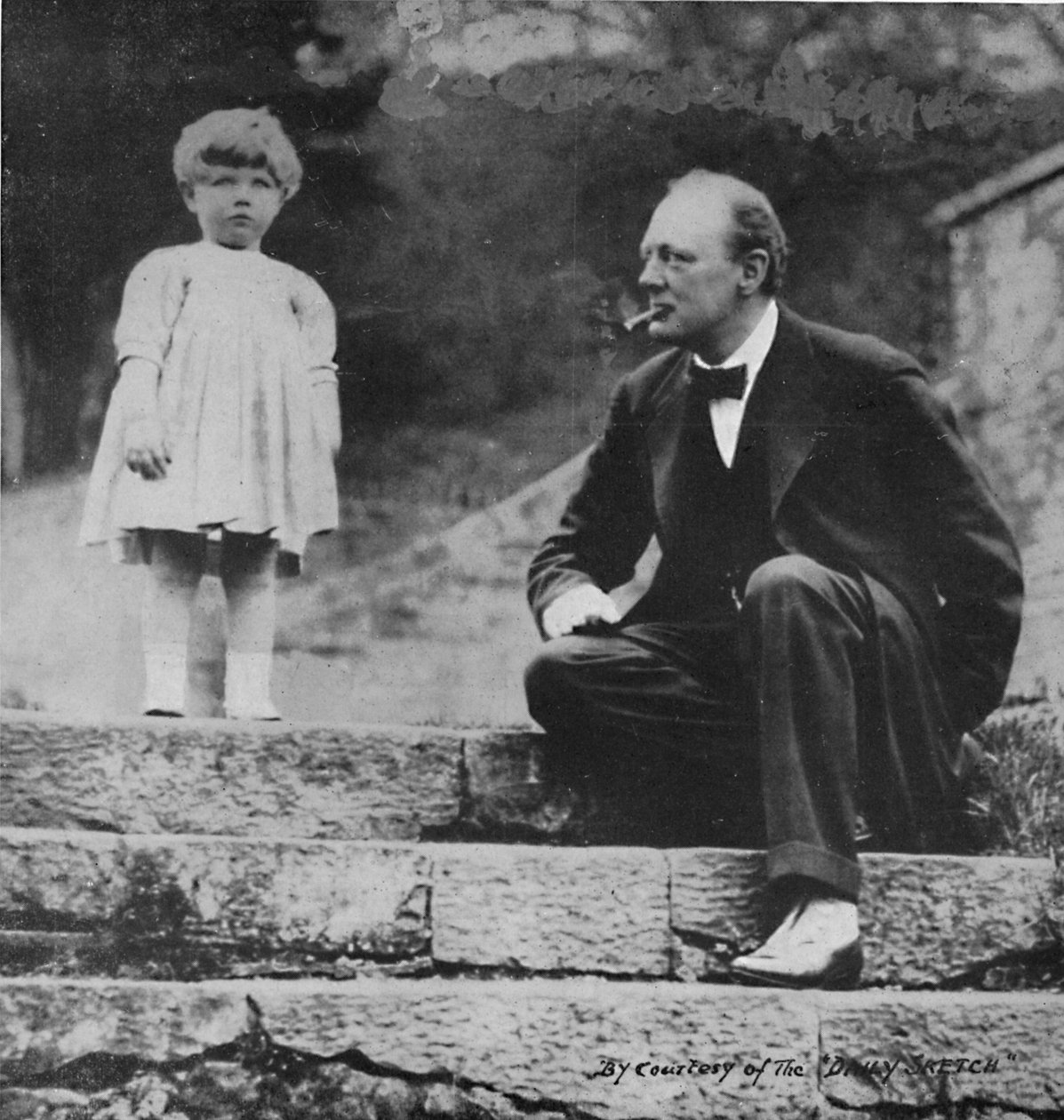 Winston Churchill med sin datter Mary i Chartwell, c1924, 1945 af Unbekannt