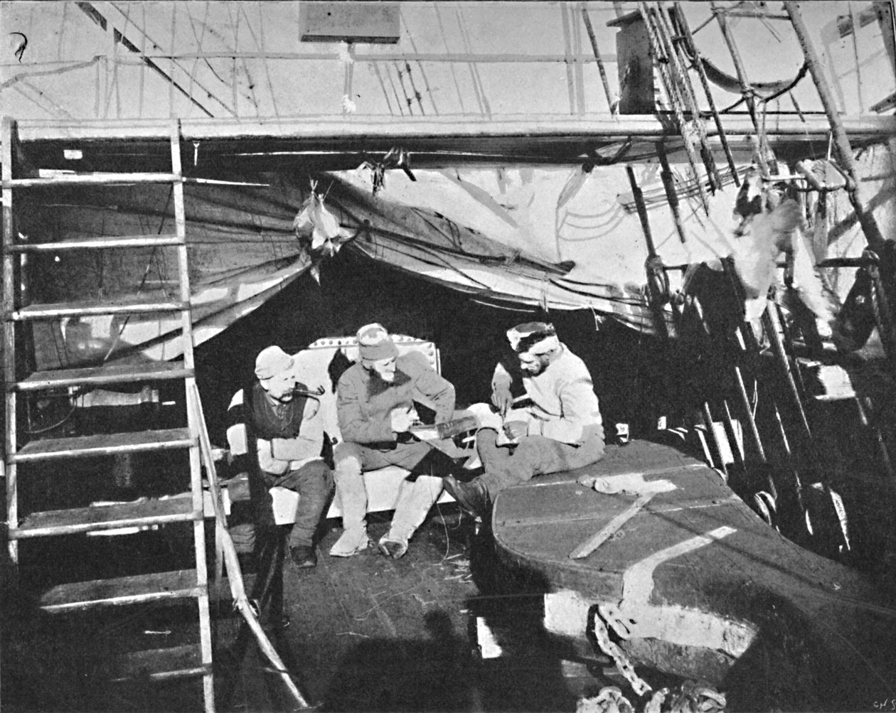 Værksted på dækket. juli, 1895, 1897 af Unbekannt