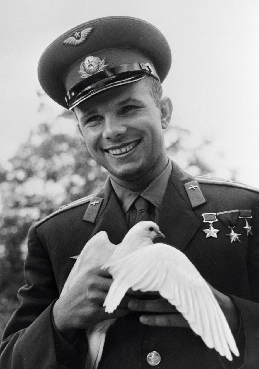 Yuri Gagarin, russisk kosmonaut, c1963-c1964 af Unbekannt