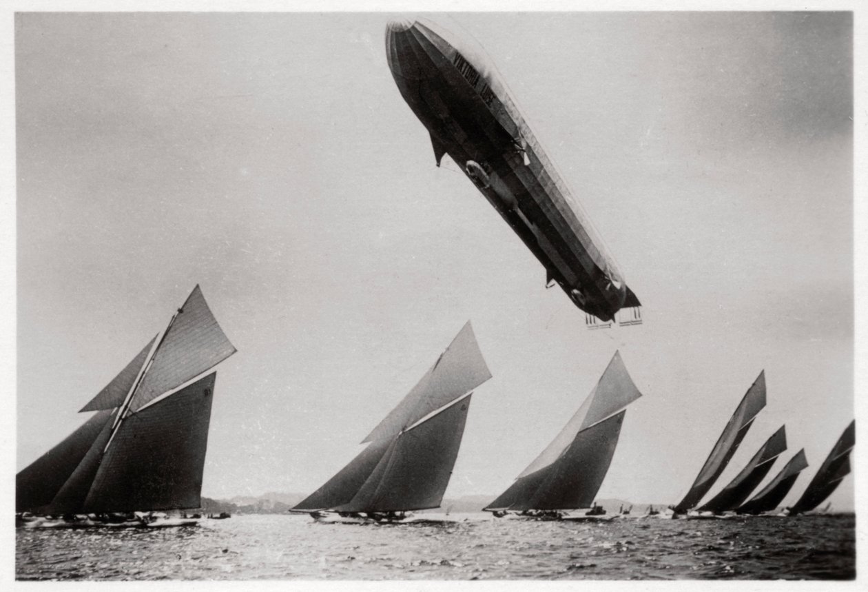 Zeppelin LZ11 Viktoria Luise under flugten under Kiel Regattaen, Tyskland, 1912 1933 af Unbekannt