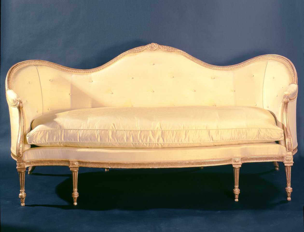 Adam stil sofa, ca. 1780 (forgyldt træ) af Unbekannt Unbekannt
