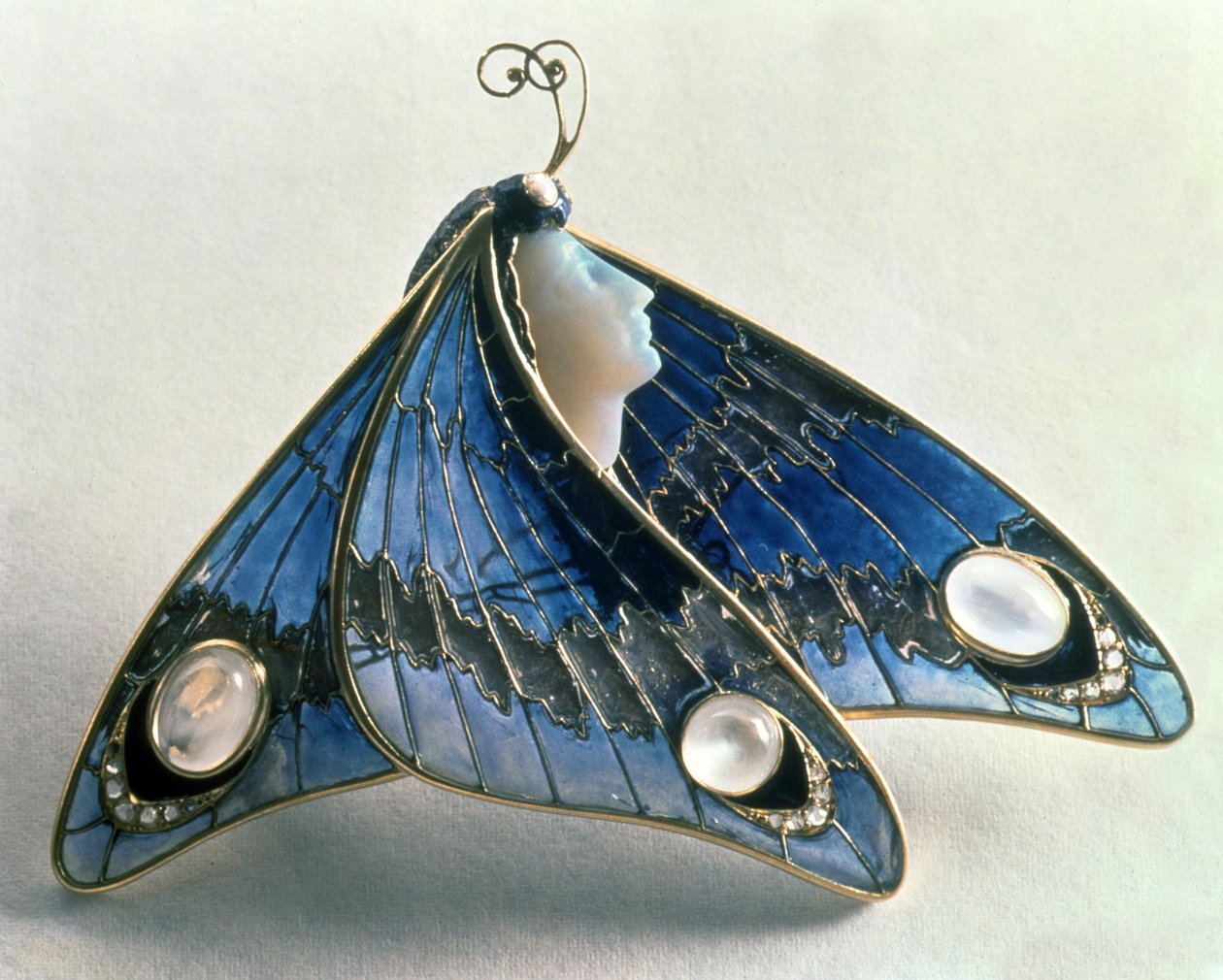 Art Nouveau vedhæng i form af en sommerfugl, ca. 1900 (emalje og fedtsten) af Unbekannt Unbekannt