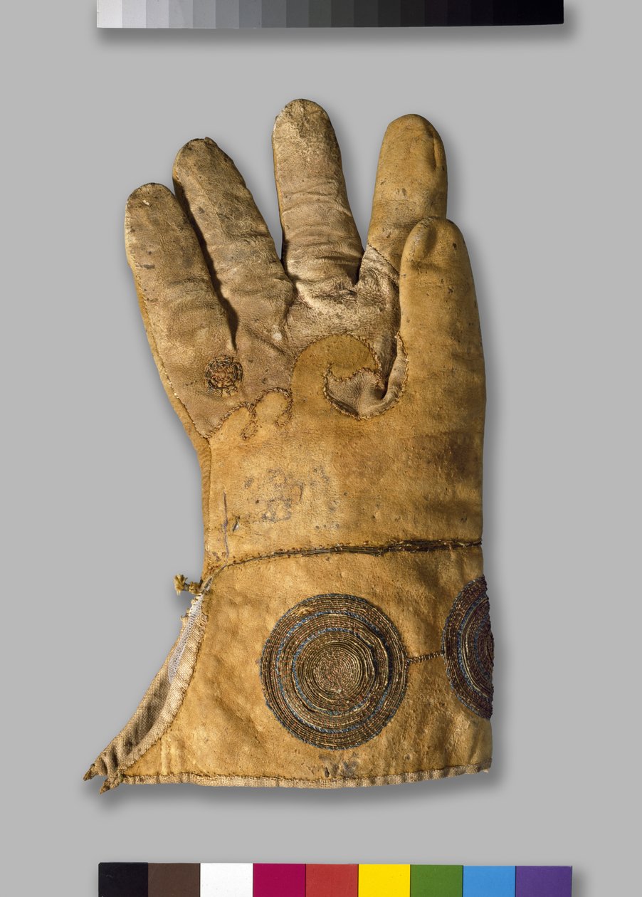Hawking Glove, fra Tradescant Collection (rød-brunt rognskind med panel af grå-hvidt kid eller hundeskind) af Unbekannt Unbekannt