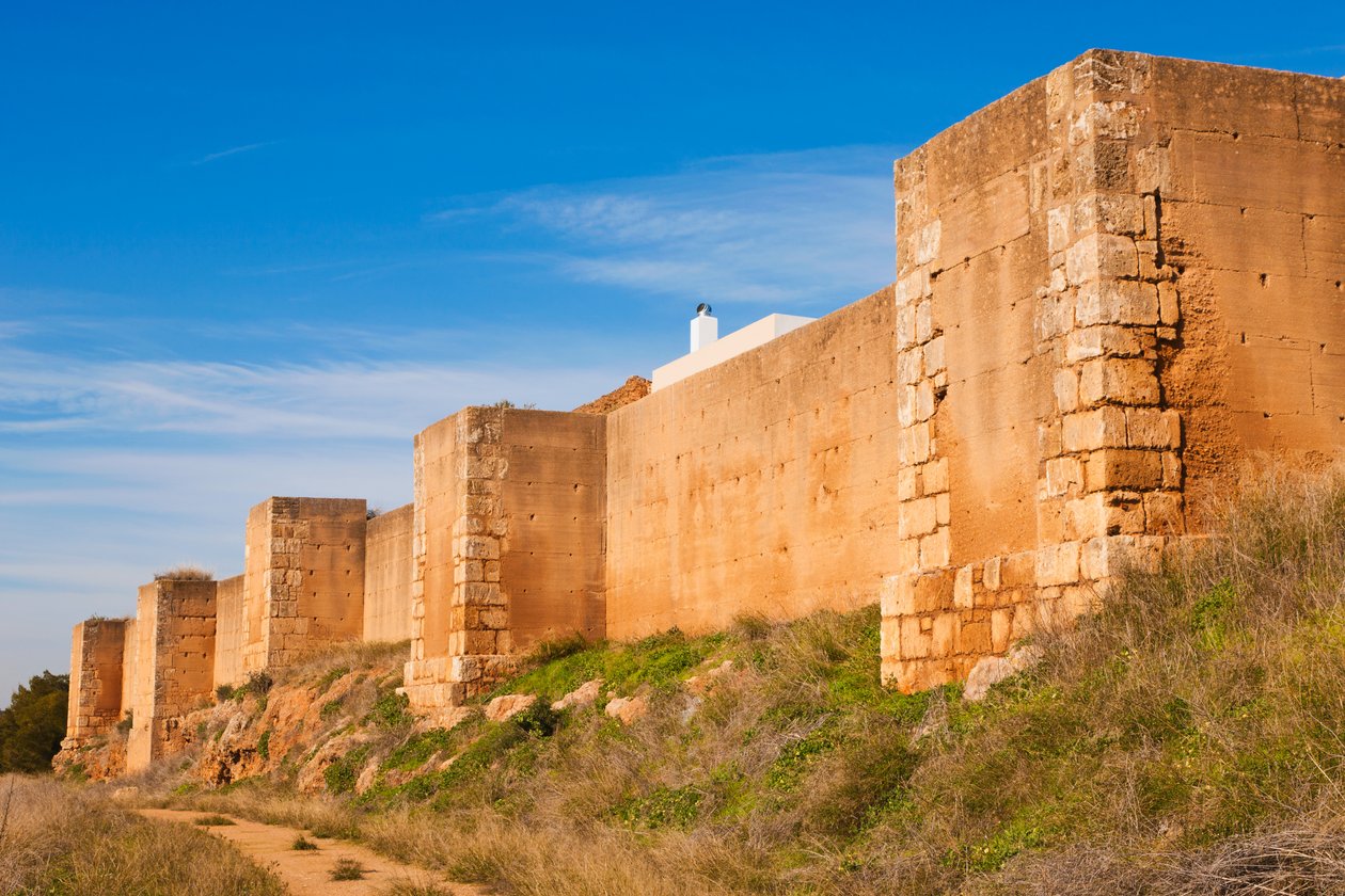 Niebla, Huelva-provinsen, Andalusien, det sydlige Spanien. Mure omkring byen. af Unbekannt Unbekannt