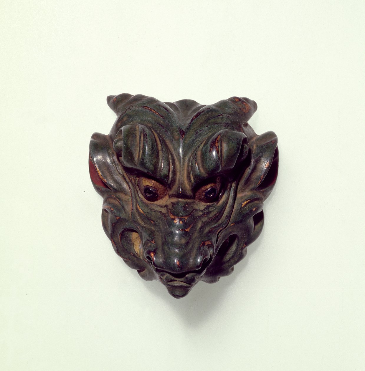 Malet buksbom netsuke, udskåret som en model af en Gagaku-maske, 1800-tallet af Unbekannt Unbekannt