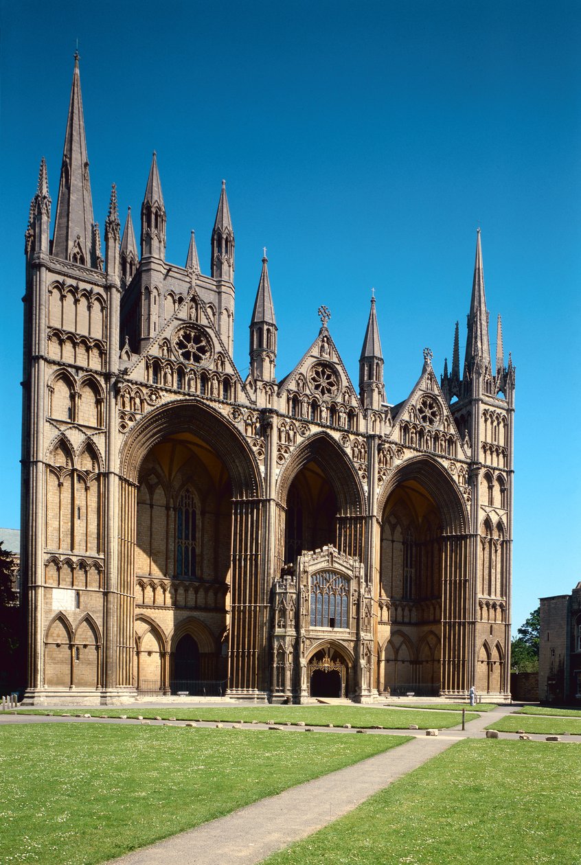 Peterborough Cathedral, English School, (1200-tallet), The West Front, bygget ca. 1200-10, Cambridgeshire, Storbritannien af Unbekannt Unbekannt