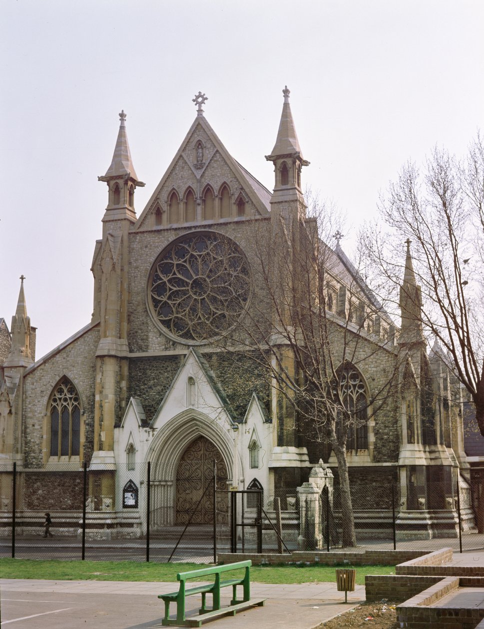 R.C. Church of St. Annes, Limehouse, designet af Gilbert Blount, 1855 og 1894 af Unbekannt Unbekannt