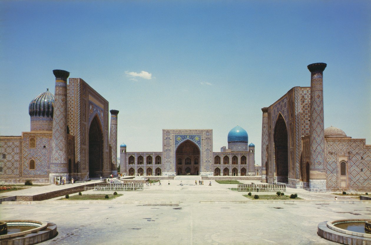 Registan, med de tre muhammedanske religiøse kollegier (madrasahs) af Unbekannt Unbekannt
