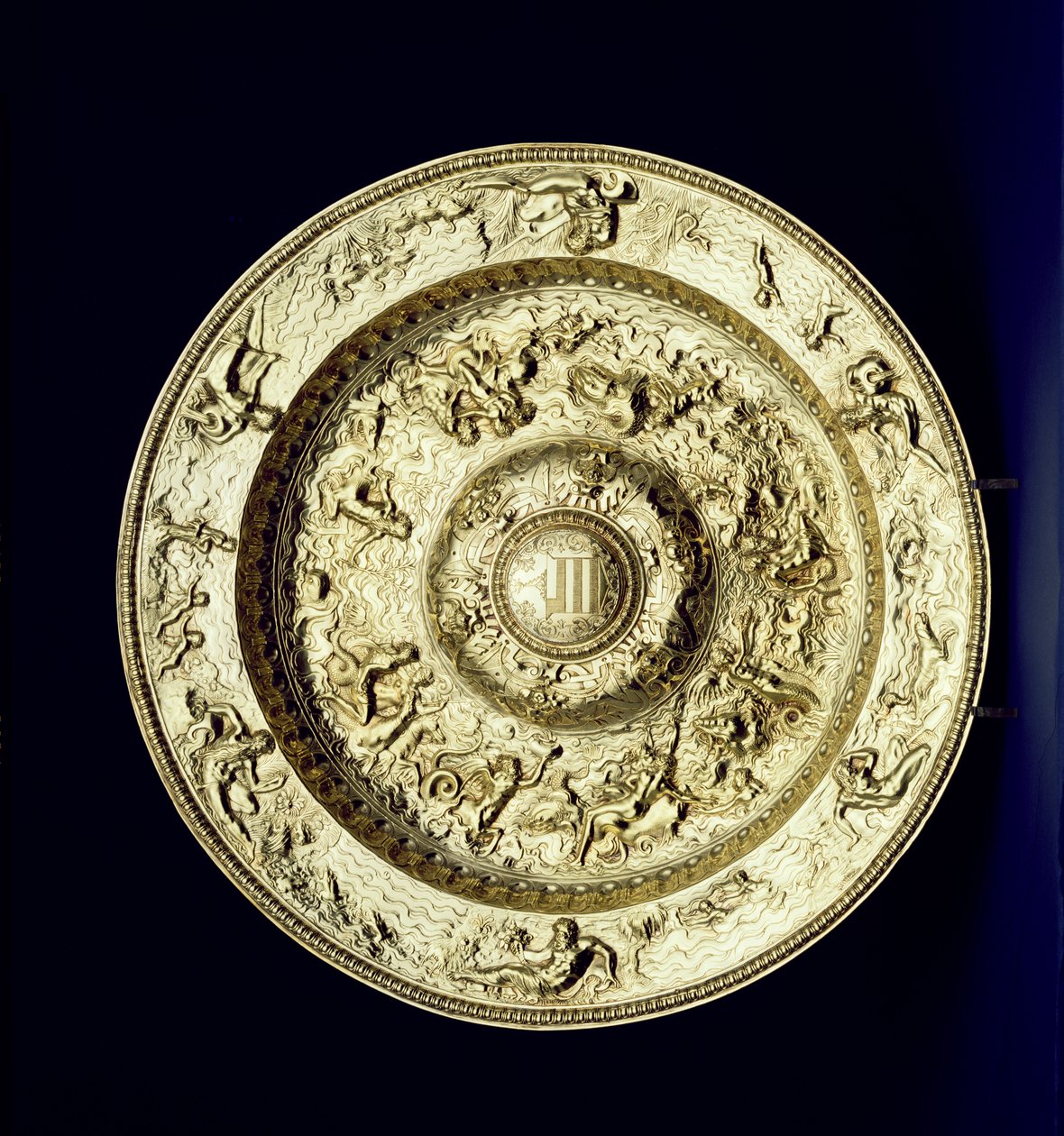 Sølvforgyldt kumme, præget, drevet og graveret, fransk, ca. 1560-83 af Unbekannt Unbekannt