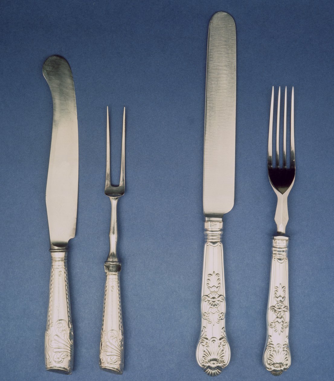 Sølv kniv og gaffel, Sheffield, ca. 1780 og senere version 1835, af Atkin og Oxley af Unbekannt Unbekannt
