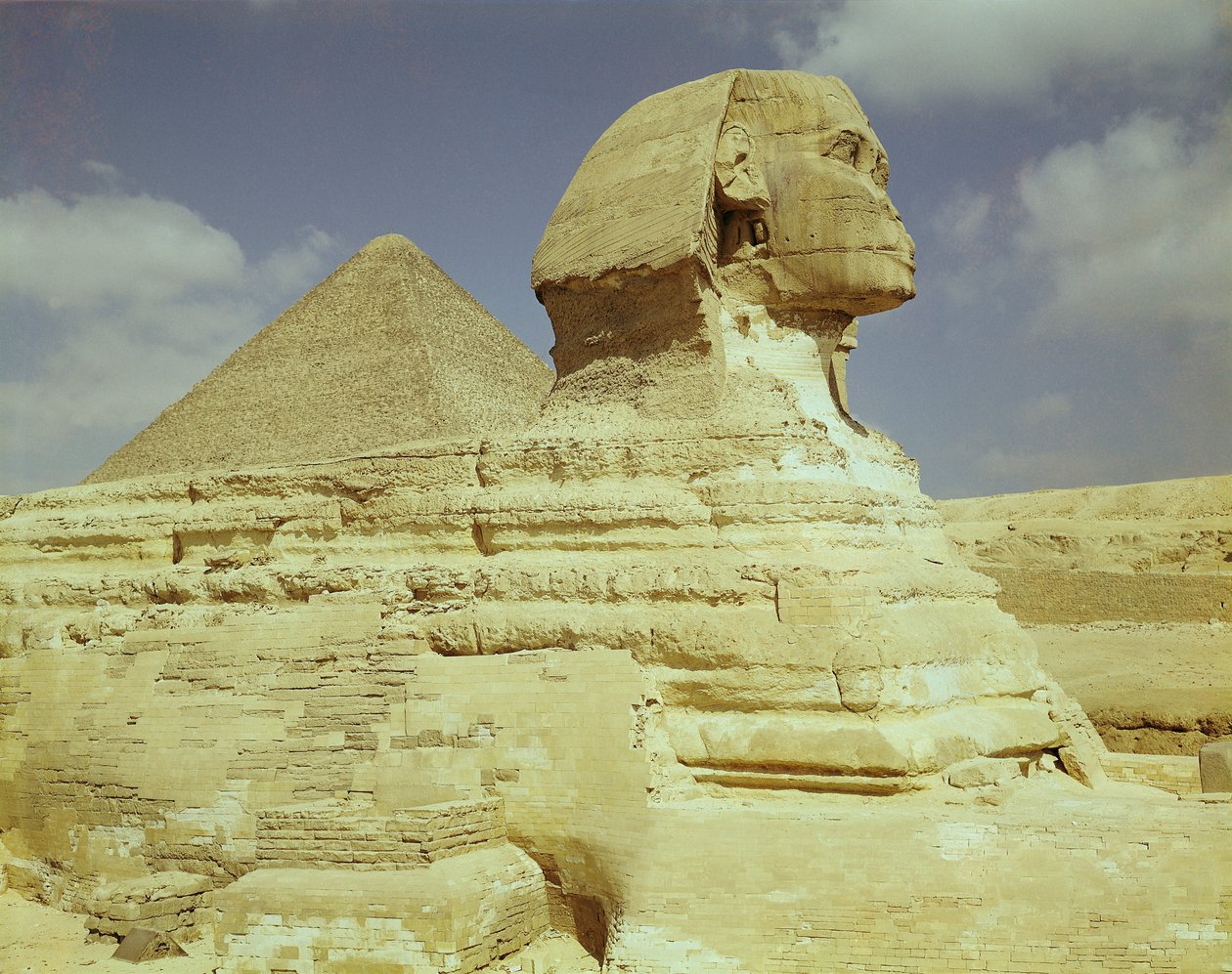 Sfinksen og den store pyramide af Khufu i Giza, Det Gamle Kongerige, ca. 2613-2494 f.Kr. af Unbekannt Unbekannt
