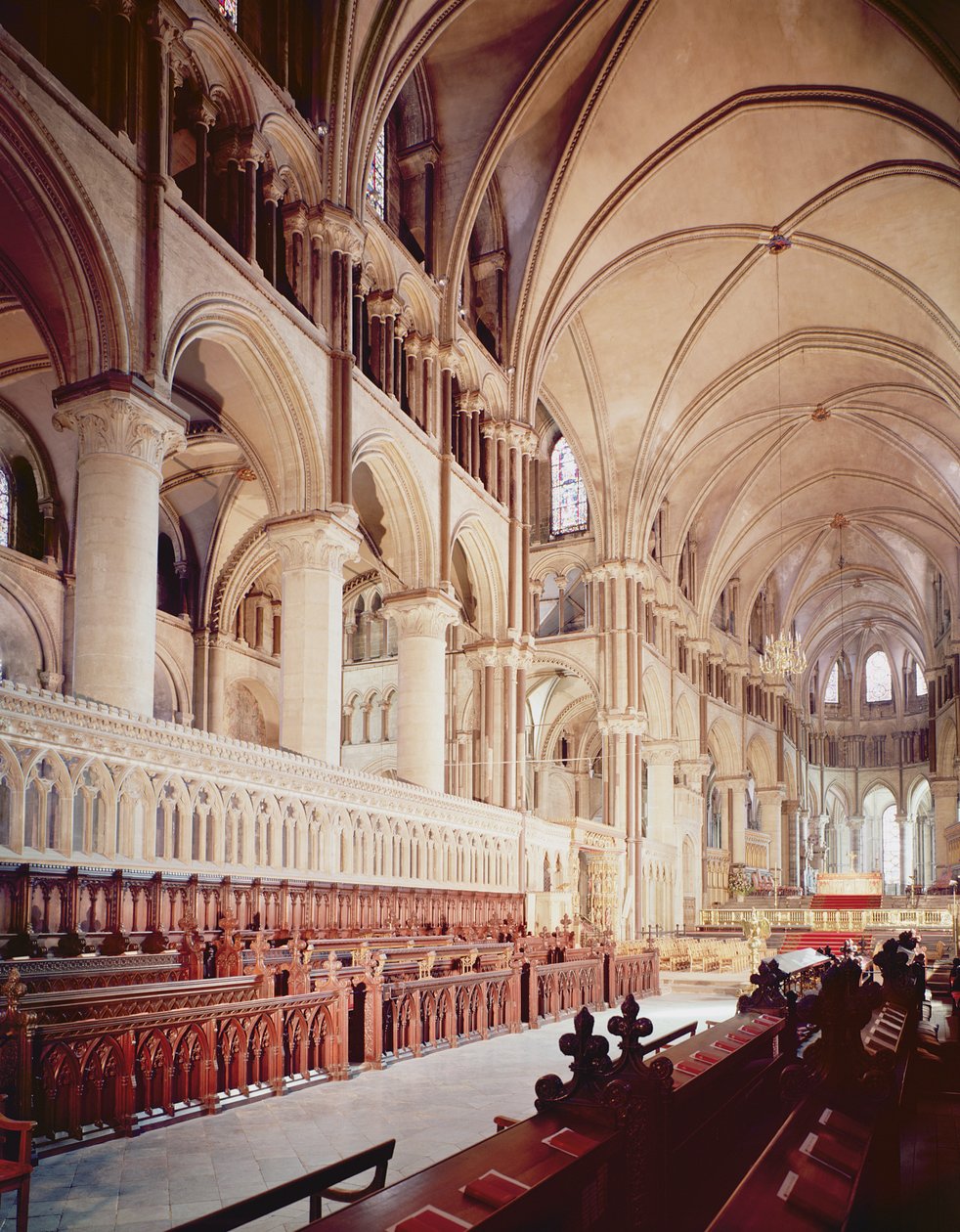 Udsigt over koret, Canterbury Cathedral, bygget 1098-1130 af Unbekannt Unbekannt