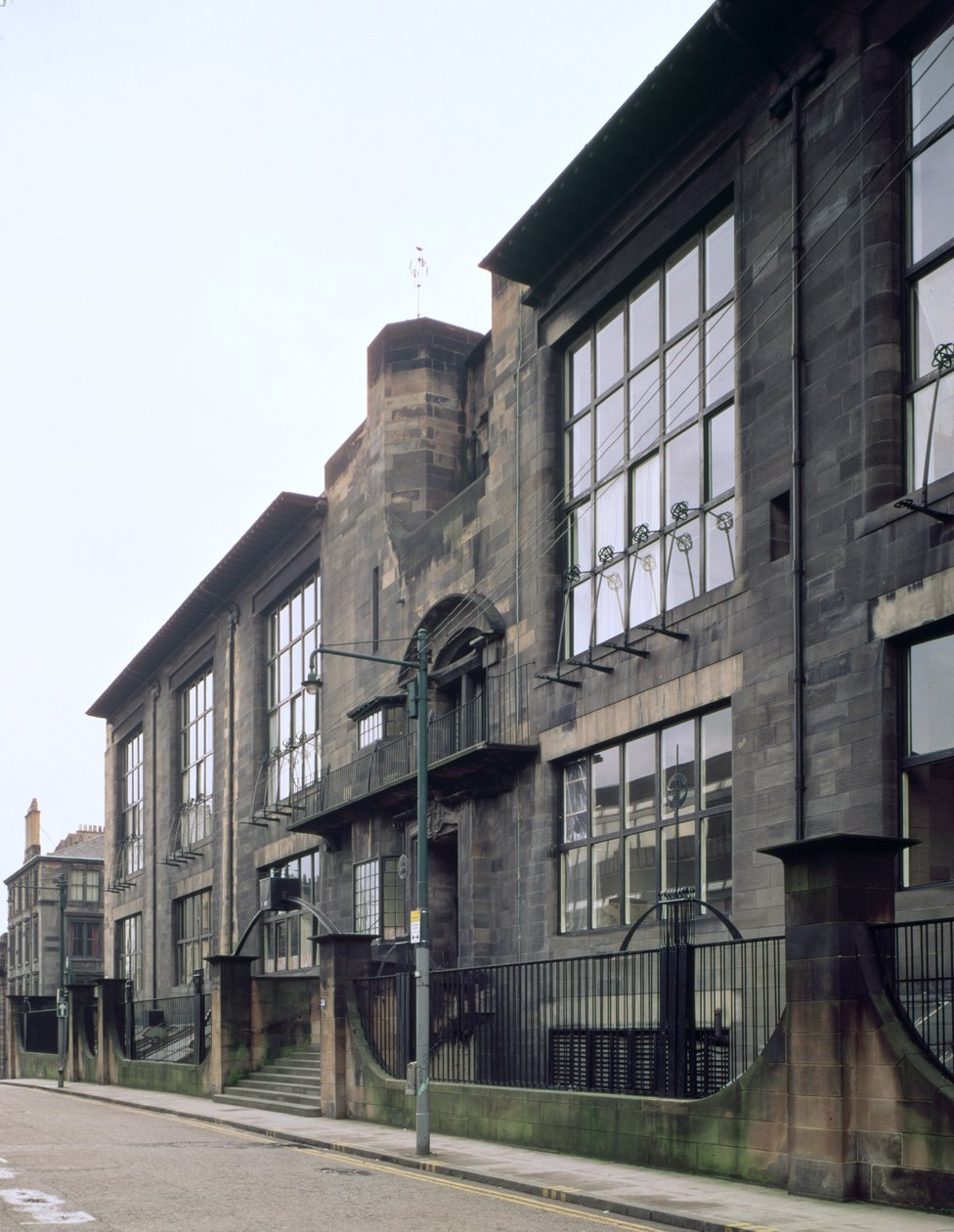 Udsigt over det ydre af Glasgow School of Art, bygget 1897-1909 af Charles Rennie Mackintosh, (1868-1928); Skotland, Storbritannien af Unbekannt Unbekannt