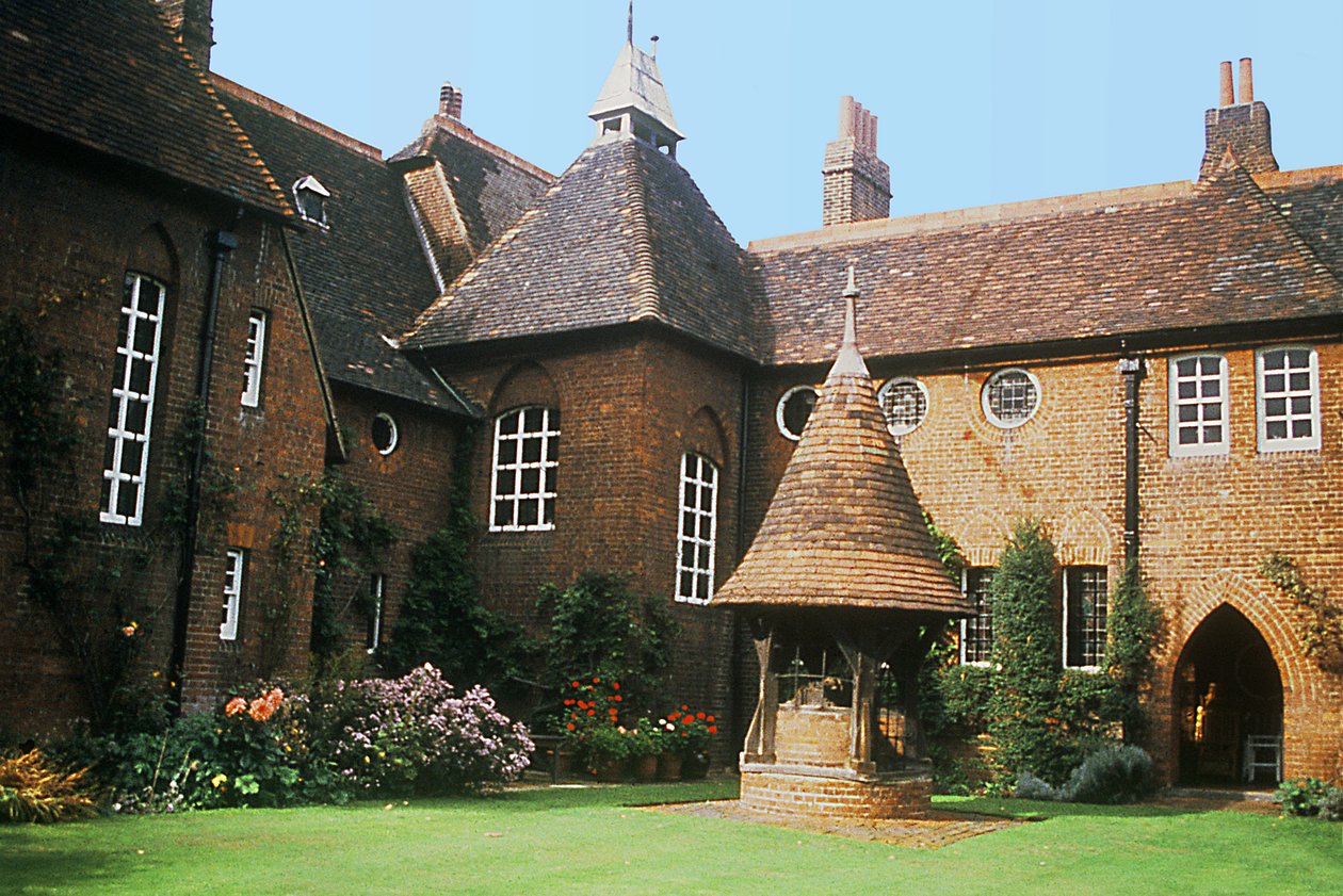Udsigt over det ydre af The Red House, Bexleyheath, designet af William Morris (1834-96) med Philip Webb som arkitekt, færdiggjort 1859 af Unbekannt Unbekannt